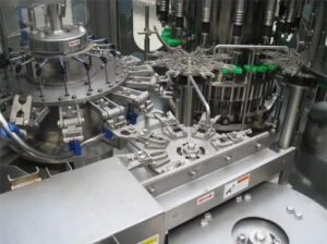 Detail der automatischen 3-in-1-Füllmaschine – Waschteil